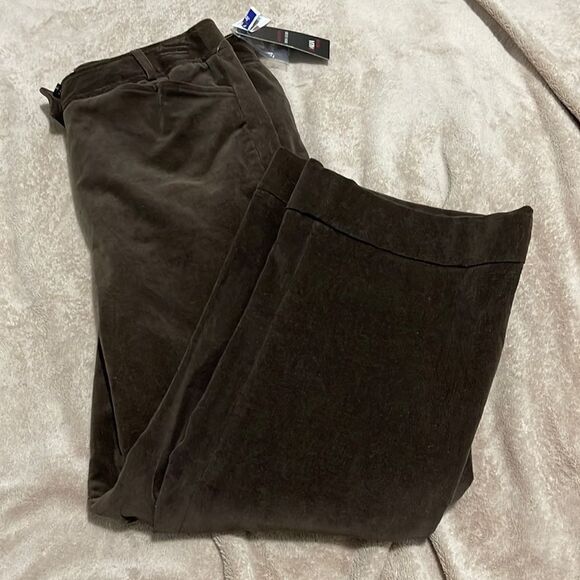 NWT- Dalia Collection- 8. Corduroy Crop - Picture 1 of 7